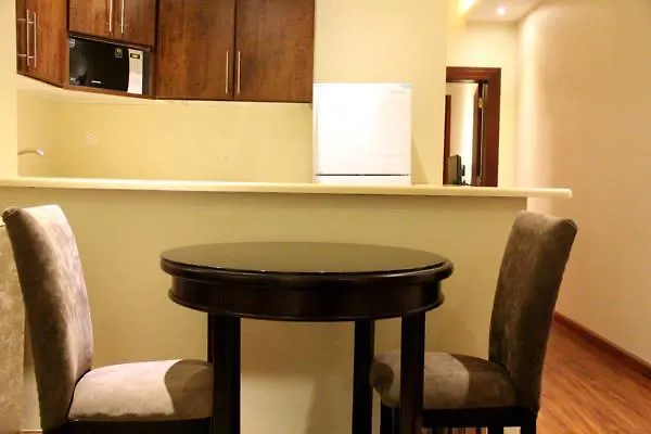 Al Maqsoorah Aparthotel