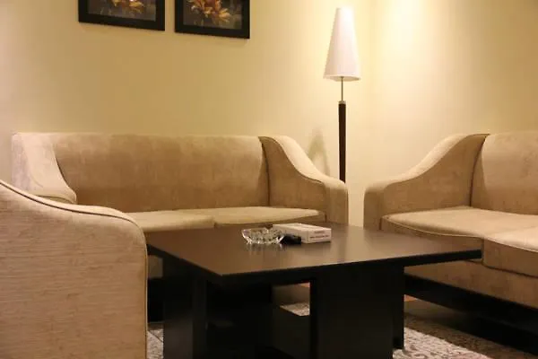 Al Maqsoorah Aparthotel