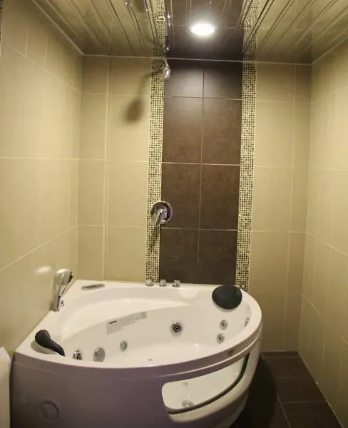 Al Maqsoorah Aparthotel